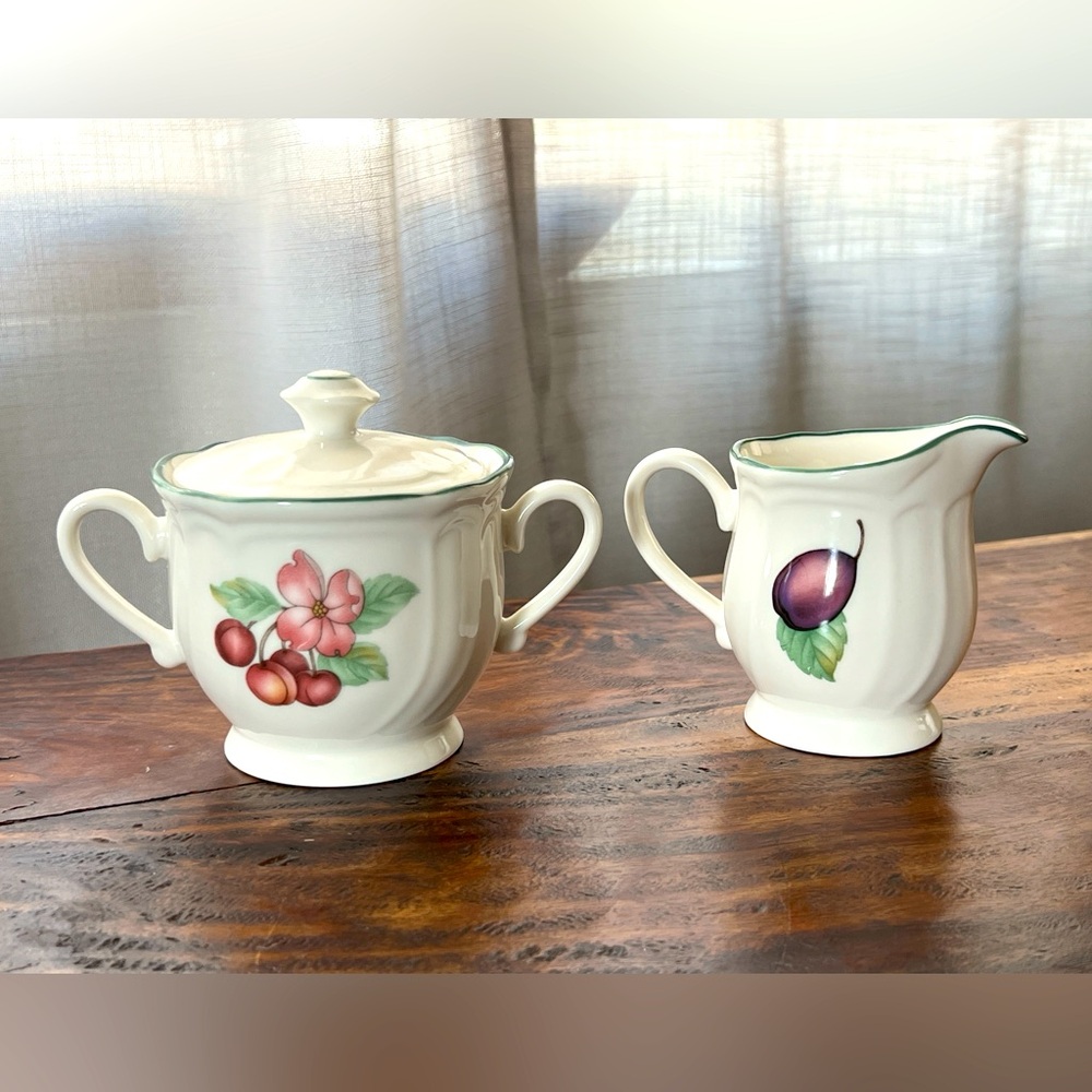 Creamer and sugar bowl by Epoch